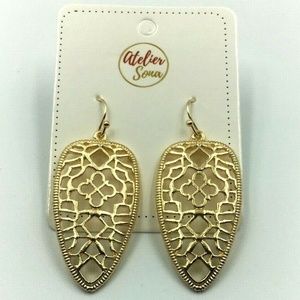 Atelier Sona Woman's Earrings Arrow Shape Gold